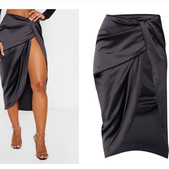 PrettyLittleThing Dresses & Skirts - Pretty Little Thing MIDI Skirt